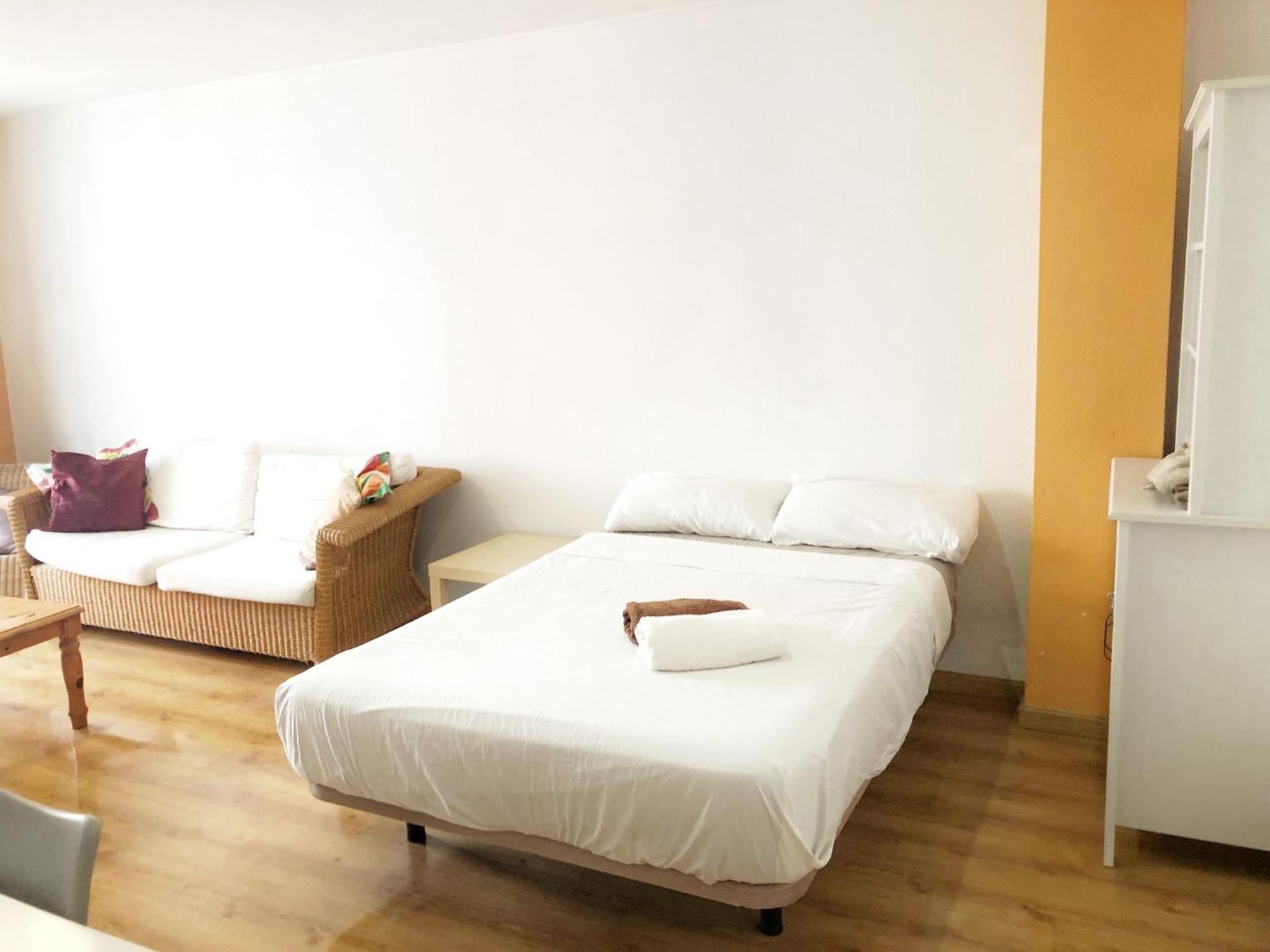 Central Market Guestrooms Alicante Exterior photo